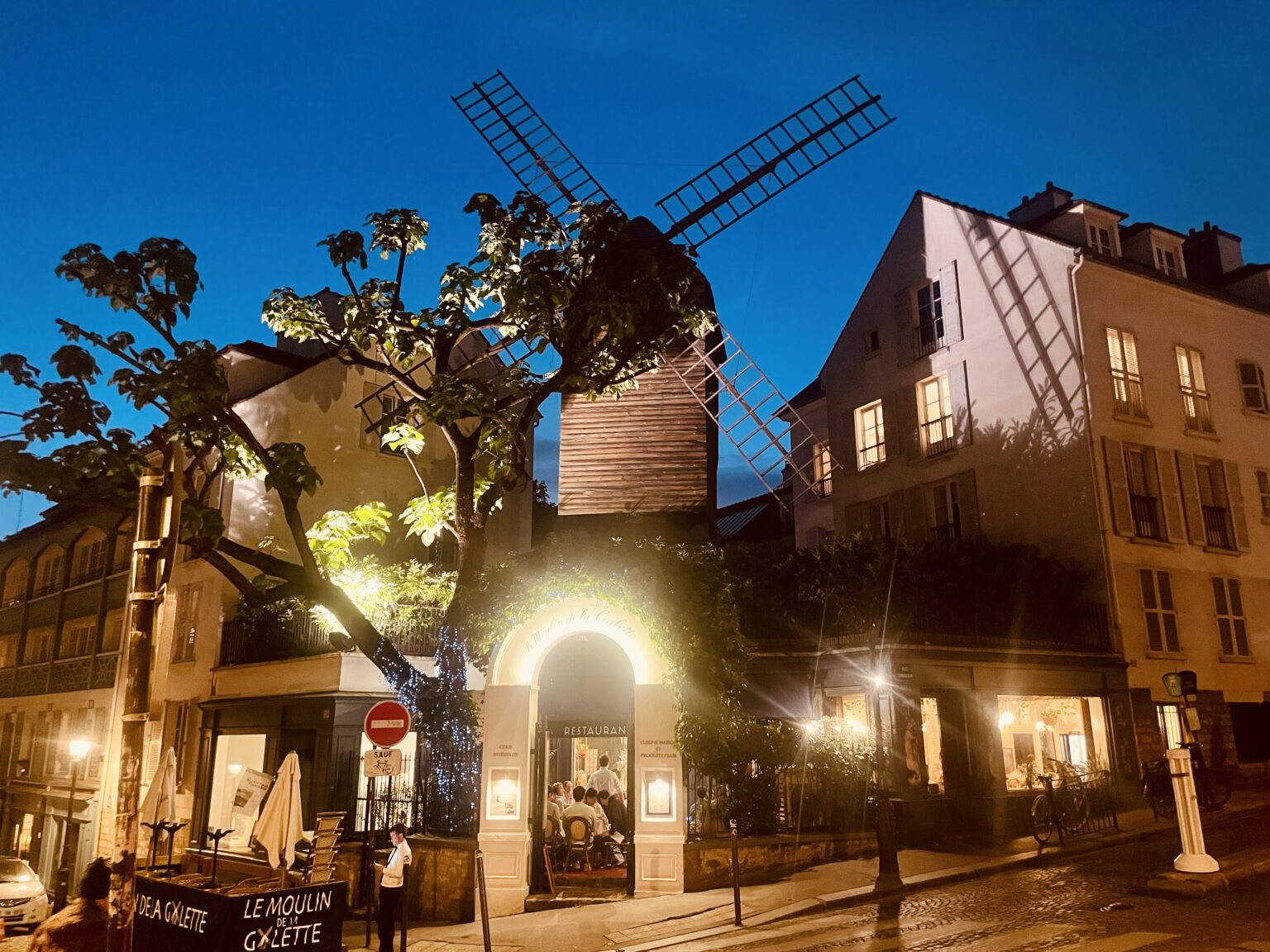 View of the Eiffel Tower - Top Paris Restaurants with a View of the Eiffel Tower Montmartre Confidential Tour with Chef PJ in Paris, France