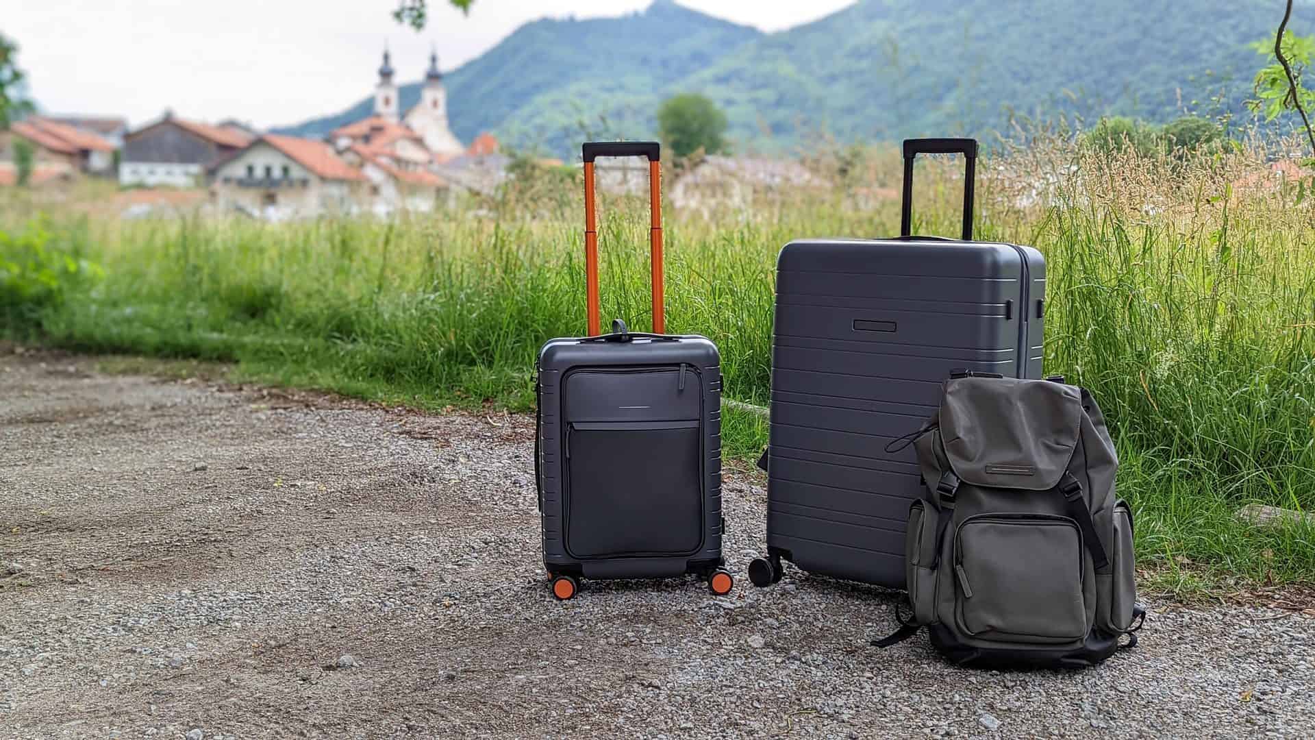How to Choose the Right Travel Insurance - How to Choose the Right Travel Insurance: An Analytical Guide The perfect luggage combination for digital nomads and other travelers.
