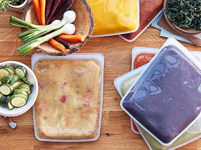eco-conscious travelers - Eco-Friendly Gifts Ideas for Eco-Conscious Travelers Reusable food container from Stasher.