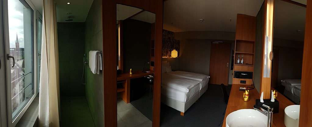Me and All hotel in Duesseldorf - room with view