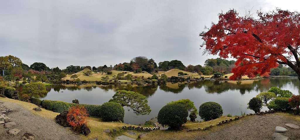 Suizenji Garden - autumn leafs