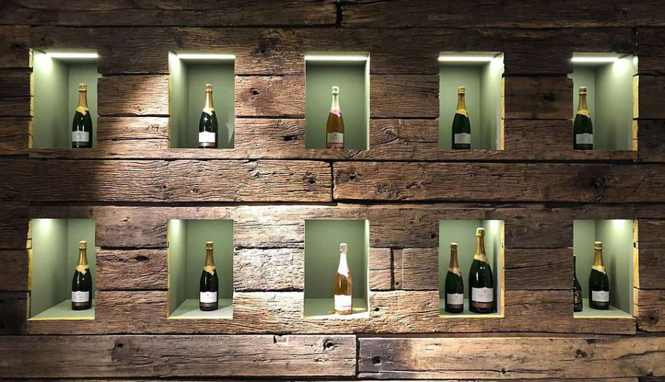 Chant d'Eole - Belgian's answer to champagne, using the same method.