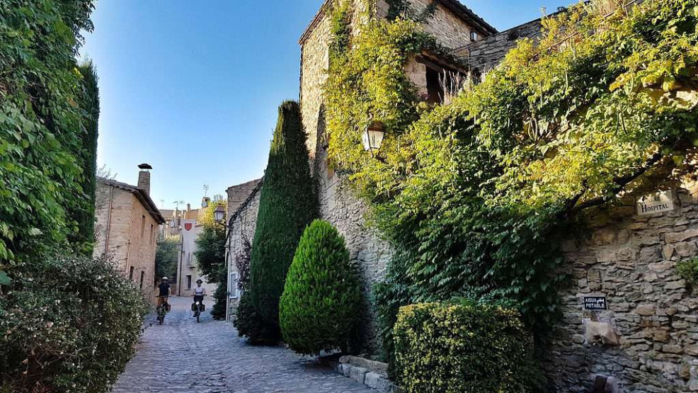 Bike tour to Peratallada in Costa Brava, Spain
