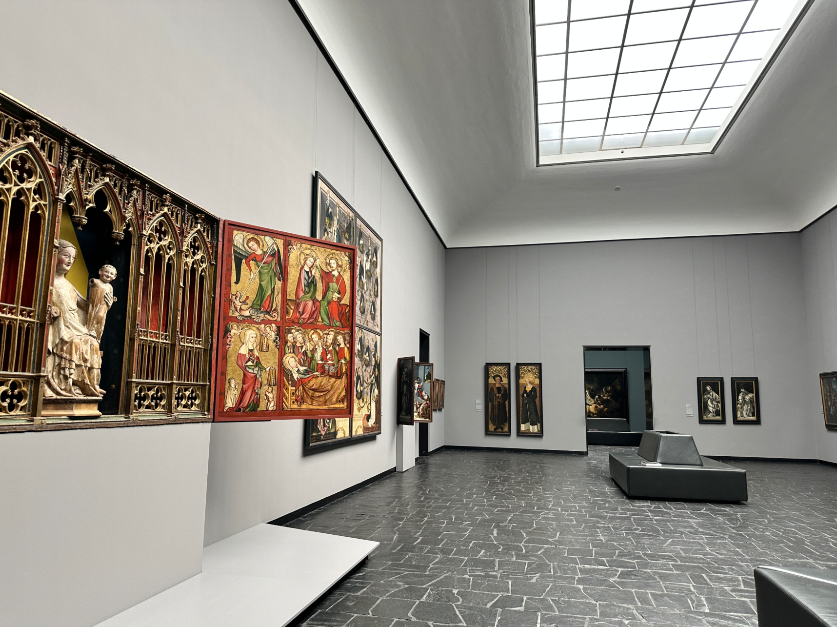 frankfurt walking tour - Frankfurt Walking Tour: Must-See Sights in Two Hours Inside of the Städel Museum in Frankfurt, Germany.